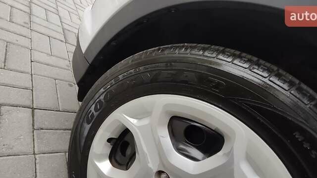 Белый Форд Эскейп, объемом двигателя 2.5 л и пробегом 113 тыс. км за 13900 $, фото 46 на Automoto.ua