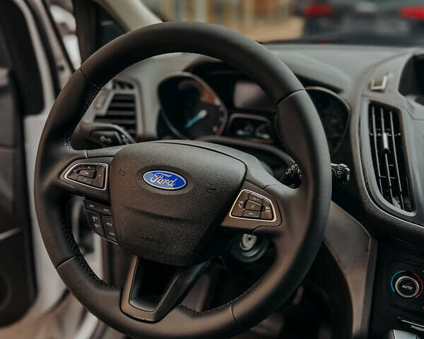 Білий Форд Ескейп, об'ємом двигуна 2 л та пробігом 236 тис. км за 12500 $, фото 12 на Automoto.ua