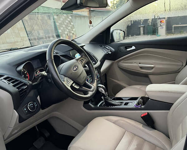 Белый Форд Эскейп, объемом двигателя 2 л и пробегом 93 тыс. км за 22000 $, фото 18 на Automoto.ua