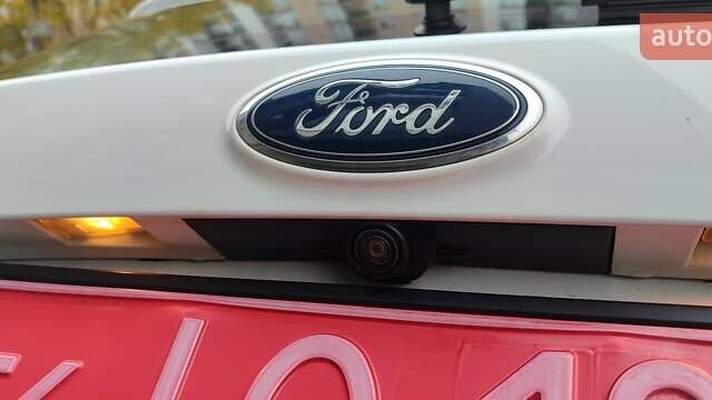 Белый Форд Эскейп, объемом двигателя 2.5 л и пробегом 113 тыс. км за 13900 $, фото 44 на Automoto.ua