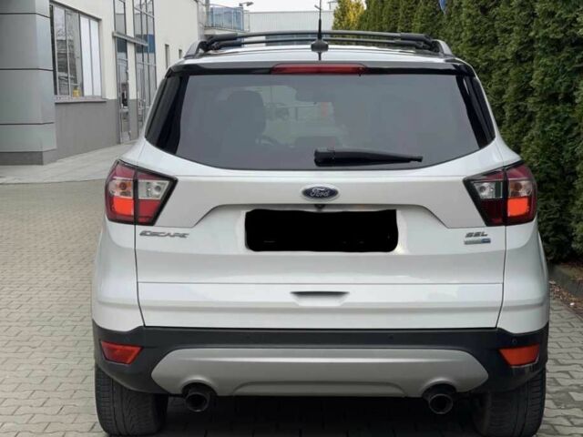 Белый Форд Эскейп, объемом двигателя 2 л и пробегом 76 тыс. км за 10200 $, фото 3 на Automoto.ua