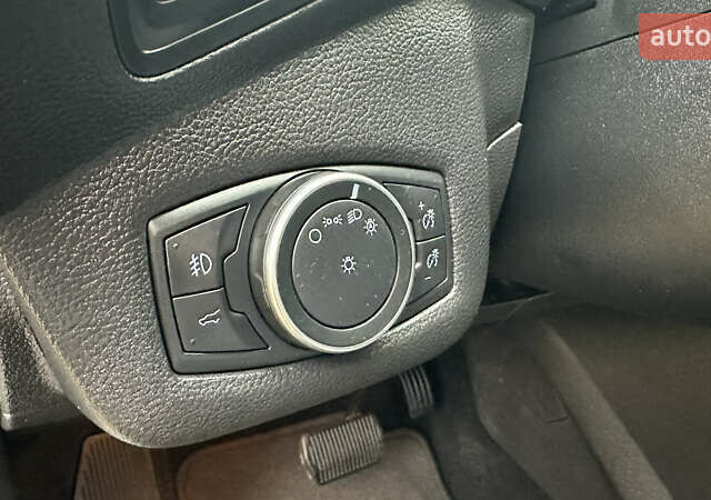 Білий Форд Ескейп, об'ємом двигуна 1.5 л та пробігом 180 тис. км за 11300 $, фото 11 на Automoto.ua