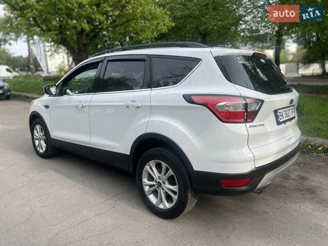 Белый Форд Эскейп, объемом двигателя 1.5 л и пробегом 181 тыс. км за 13200 $, фото 4 на Automoto.ua