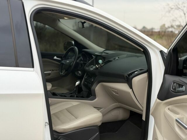 Белый Форд Эскейп, объемом двигателя 1.5 л и пробегом 144 тыс. км за 13200 $, фото 18 на Automoto.ua