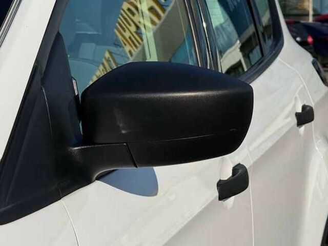 Белый Форд Эскейп, объемом двигателя 2.5 л и пробегом 90 тыс. км за 9000 $, фото 3 на Automoto.ua