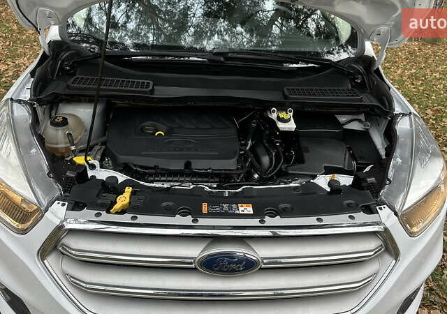 Білий Форд Ескейп, об'ємом двигуна 1.5 л та пробігом 180 тис. км за 11300 $, фото 37 на Automoto.ua