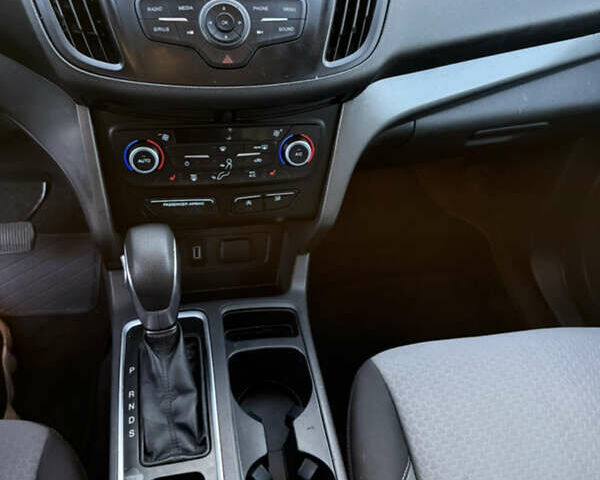 Белый Форд Эскейп, объемом двигателя 0 л и пробегом 140 тыс. км за 11800 $, фото 21 на Automoto.ua