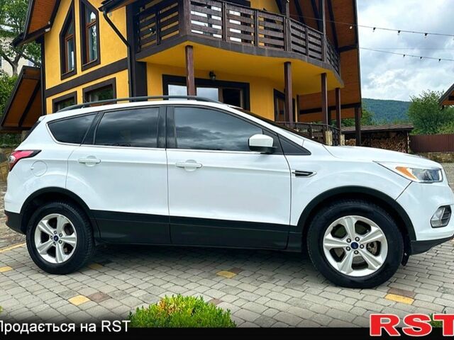 Білий Форд Ескейп, об'ємом двигуна 2 л та пробігом 62 тис. км за 12500 $, фото 2 на Automoto.ua