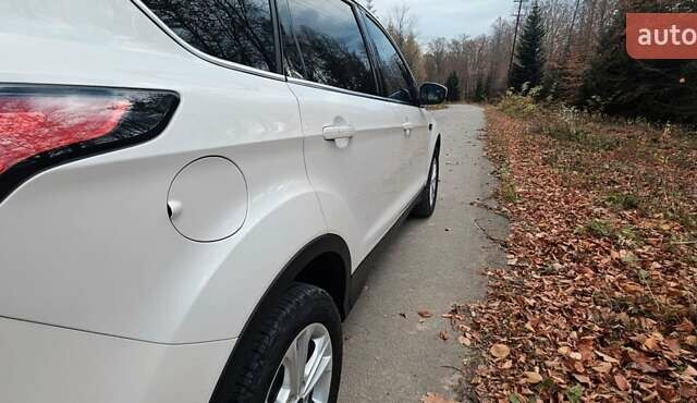 Белый Форд Эскейп, объемом двигателя 1.5 л и пробегом 147 тыс. км за 13600 $, фото 11 на Automoto.ua