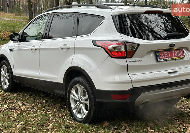 Білий Форд Ескейп, об'ємом двигуна 1.5 л та пробігом 180 тис. км за 11300 $, фото 6 на Automoto.ua