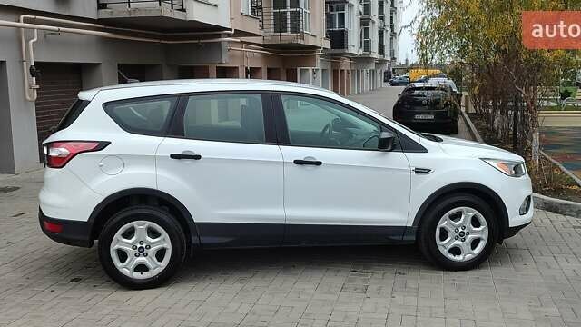 Белый Форд Эскейп, объемом двигателя 2.5 л и пробегом 113 тыс. км за 13900 $, фото 4 на Automoto.ua