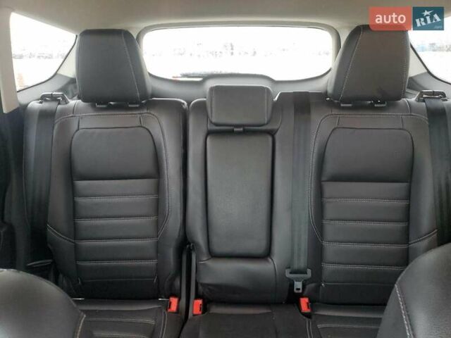 Белый Форд Эскейп, объемом двигателя 2 л и пробегом 73 тыс. км за 2900 $, фото 9 на Automoto.ua