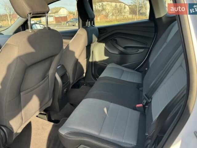 Белый Форд Эскейп, объемом двигателя 2.5 л и пробегом 166 тыс. км за 12600 $, фото 21 на Automoto.ua