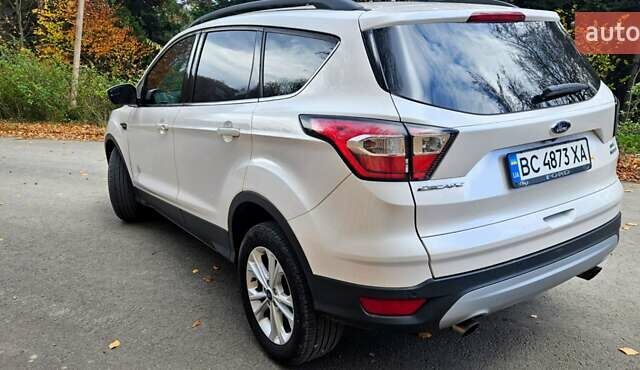 Белый Форд Эскейп, объемом двигателя 1.5 л и пробегом 147 тыс. км за 13600 $, фото 1 на Automoto.ua