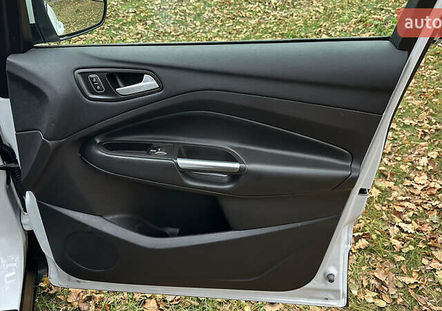 Білий Форд Ескейп, об'ємом двигуна 1.5 л та пробігом 180 тис. км за 11300 $, фото 32 на Automoto.ua