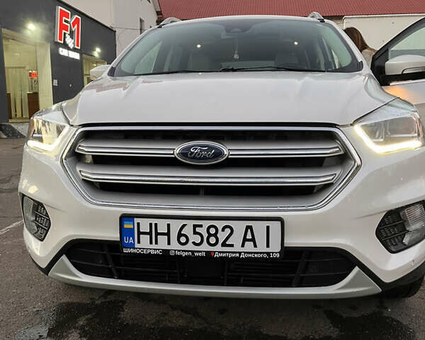 Белый Форд Эскейп, объемом двигателя 2 л и пробегом 93 тыс. км за 22000 $, фото 14 на Automoto.ua