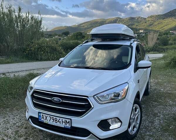 Белый Форд Эскейп, объемом двигателя 2.5 л и пробегом 160 тыс. км за 12500 $, фото 10 на Automoto.ua
