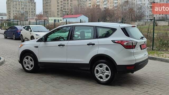 Белый Форд Эскейп, объемом двигателя 2.5 л и пробегом 113 тыс. км за 13900 $, фото 8 на Automoto.ua