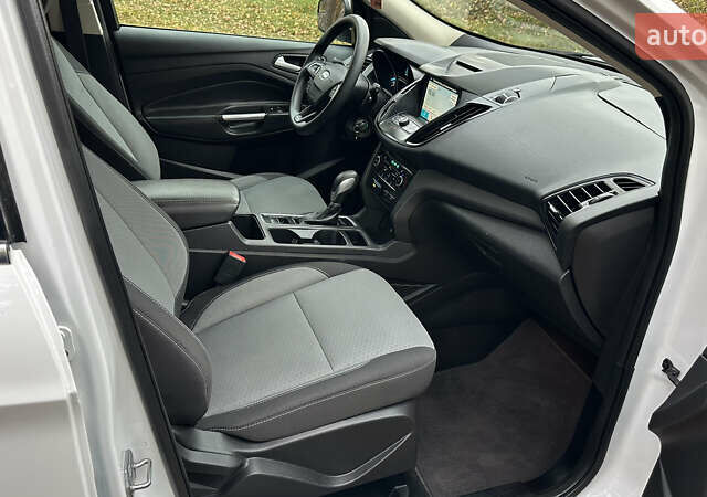 Білий Форд Ескейп, об'ємом двигуна 1.5 л та пробігом 180 тис. км за 11300 $, фото 33 на Automoto.ua