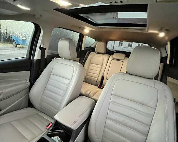 Белый Форд Эскейп, объемом двигателя 2 л и пробегом 93 тыс. км за 22000 $, фото 25 на Automoto.ua