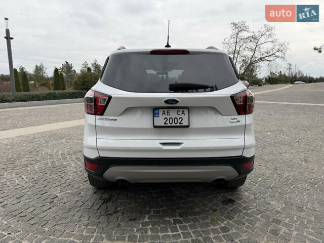 Белый Форд Эскейп, объемом двигателя 1.5 л и пробегом 120 тыс. км за 13500 $, фото 3 на Automoto.ua