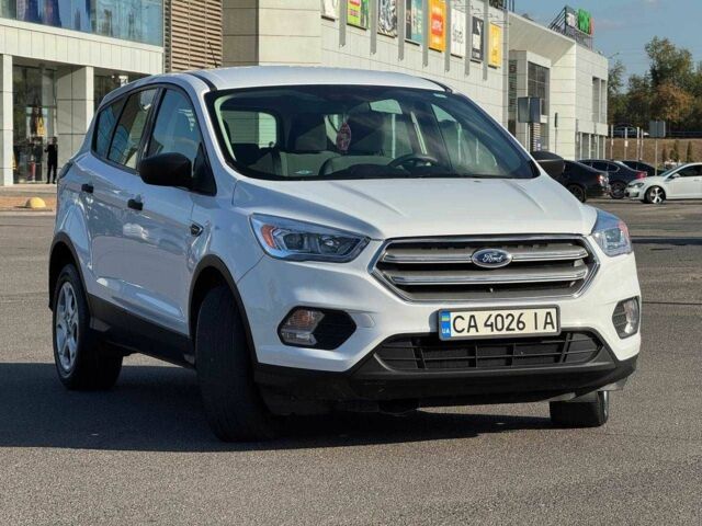 Белый Форд Эскейп, объемом двигателя 2.5 л и пробегом 50 тыс. км за 333 $, фото 1 на Automoto.ua