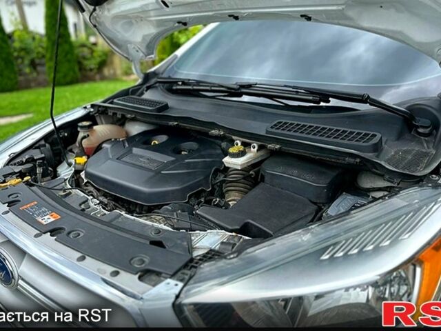 Білий Форд Ескейп, об'ємом двигуна 2 л та пробігом 62 тис. км за 12500 $, фото 8 на Automoto.ua