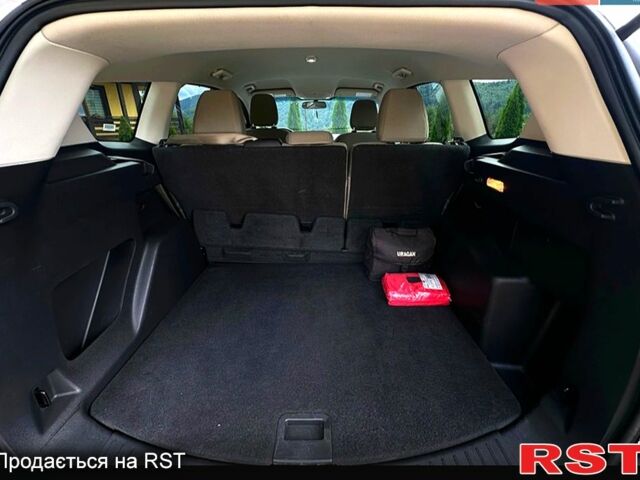 Білий Форд Ескейп, об'ємом двигуна 2 л та пробігом 62 тис. км за 12500 $, фото 10 на Automoto.ua