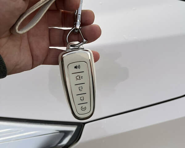 Белый Форд Эскейп, объемом двигателя 2 л и пробегом 93 тыс. км за 22000 $, фото 29 на Automoto.ua