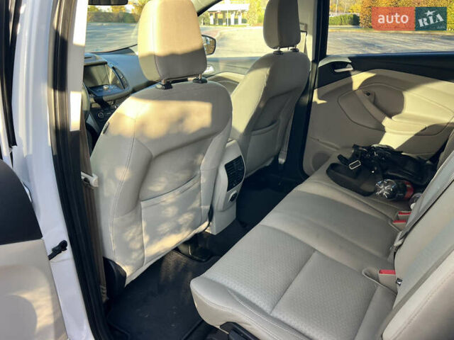 Белый Форд Эскейп, объемом двигателя 1.5 л и пробегом 43 тыс. км за 15300 $, фото 19 на Automoto.ua