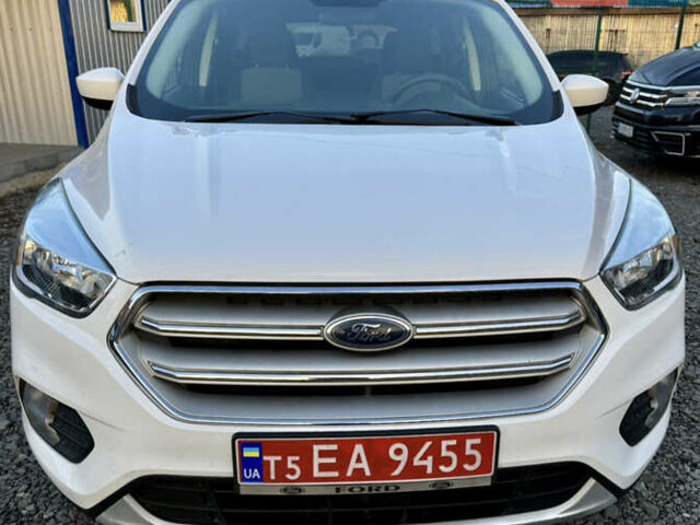 Белый Форд Эскейп, объемом двигателя 0 л и пробегом 140 тыс. км за 11800 $, фото 1 на Automoto.ua