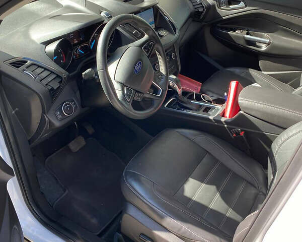 Белый Форд Эскейп, объемом двигателя 1.5 л и пробегом 52 тыс. км за 14900 $, фото 2 на Automoto.ua