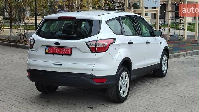 Белый Форд Эскейп, объемом двигателя 2.5 л и пробегом 113 тыс. км за 13900 $, фото 5 на Automoto.ua