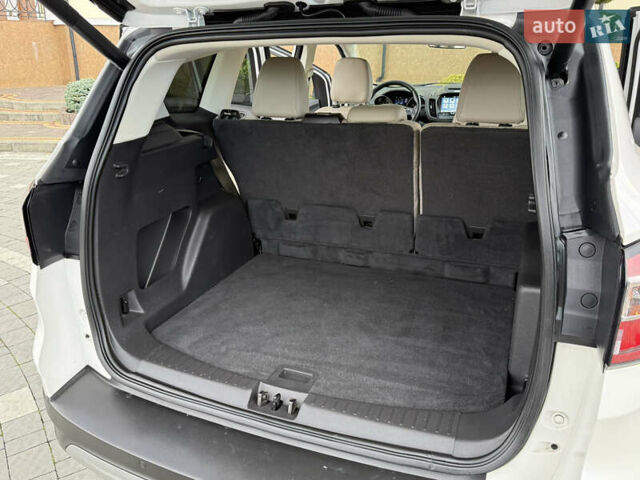 Белый Форд Эскейп, объемом двигателя 1.5 л и пробегом 130 тыс. км за 13400 $, фото 72 на Automoto.ua