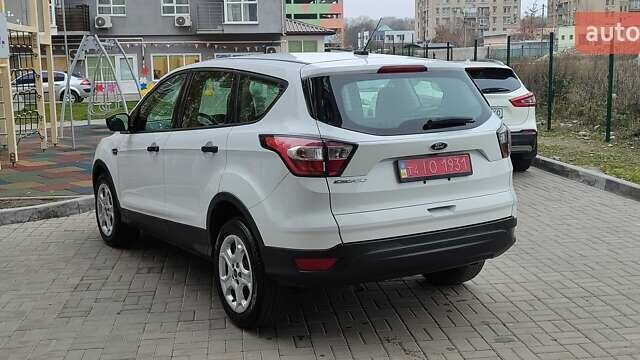Белый Форд Эскейп, объемом двигателя 2.5 л и пробегом 113 тыс. км за 13900 $, фото 7 на Automoto.ua