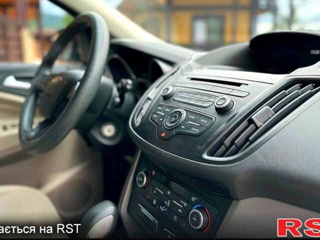 Білий Форд Ескейп, об'ємом двигуна 2 л та пробігом 62 тис. км за 12500 $, фото 1 на Automoto.ua