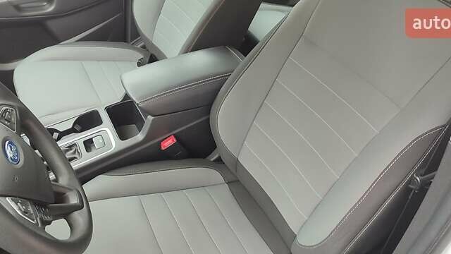 Белый Форд Эскейп, объемом двигателя 2.5 л и пробегом 113 тыс. км за 13900 $, фото 22 на Automoto.ua