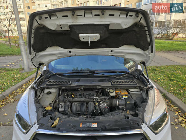 Белый Форд Эскейп, объемом двигателя 2.49 л и пробегом 65 тыс. км за 11000 $, фото 1 на Automoto.ua