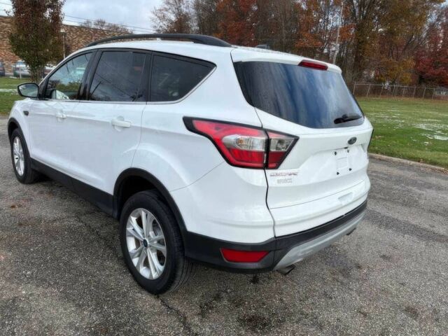 Белый Форд Эскейп, объемом двигателя 1.5 л и пробегом 38 тыс. км за 12100 $, фото 6 на Automoto.ua