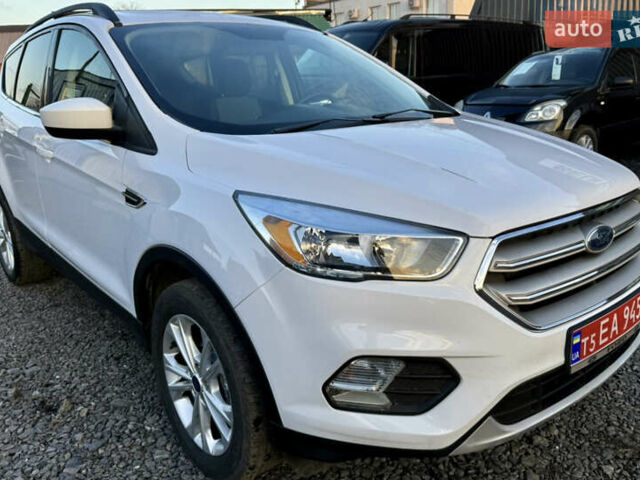 Белый Форд Эскейп, объемом двигателя 0 л и пробегом 140 тыс. км за 11800 $, фото 2 на Automoto.ua