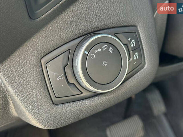 Белый Форд Эскейп, объемом двигателя 2.5 л и пробегом 97 тыс. км за 11000 $, фото 9 на Automoto.ua