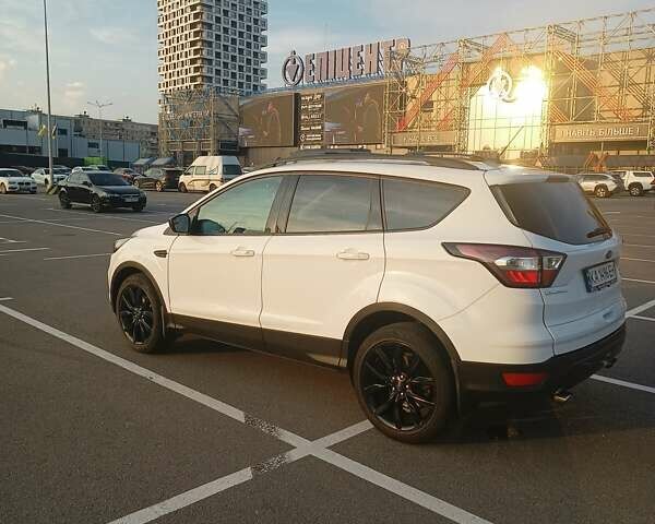 Белый Форд Эскейп, объемом двигателя 1.5 л и пробегом 62 тыс. км за 16700 $, фото 6 на Automoto.ua