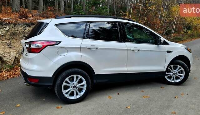 Белый Форд Эскейп, объемом двигателя 1.5 л и пробегом 147 тыс. км за 13600 $, фото 9 на Automoto.ua
