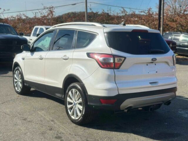 Белый Форд Эскейп, объемом двигателя 2 л и пробегом 33 тыс. км за 5050 $, фото 5 на Automoto.ua