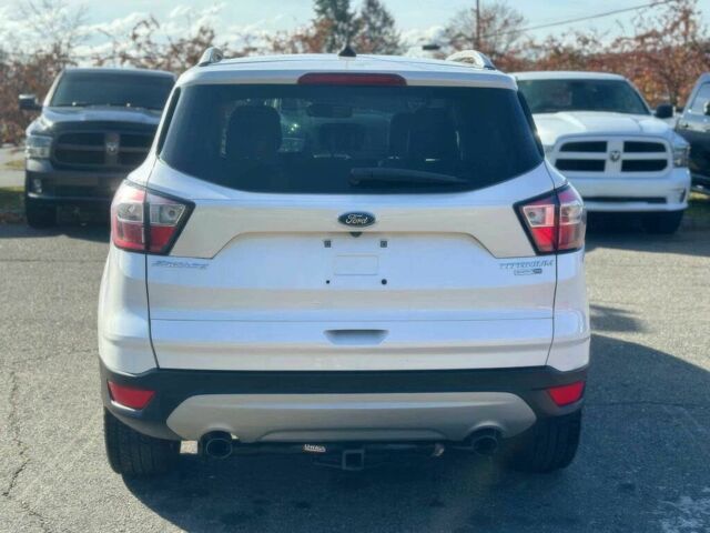 Белый Форд Эскейп, объемом двигателя 2 л и пробегом 33 тыс. км за 5050 $, фото 4 на Automoto.ua