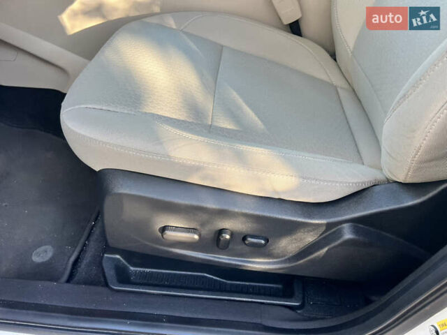 Белый Форд Эскейп, объемом двигателя 1.5 л и пробегом 43 тыс. км за 15300 $, фото 18 на Automoto.ua