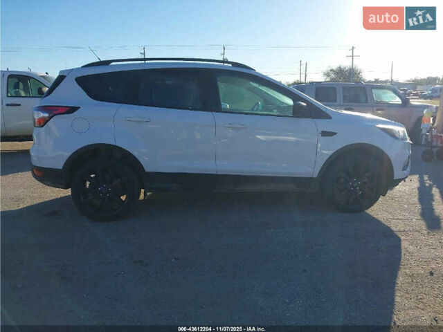 Белый Форд Эскейп, объемом двигателя 1.5 л и пробегом 120 тыс. км за 2500 $, фото 6 на Automoto.ua