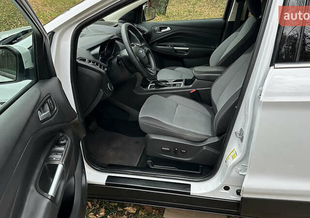 Білий Форд Ескейп, об'ємом двигуна 1.5 л та пробігом 180 тис. км за 11300 $, фото 9 на Automoto.ua