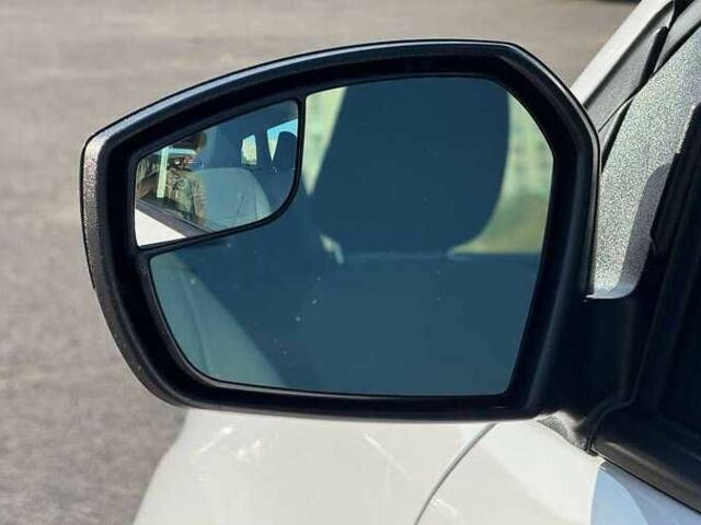 Белый Форд Эскейп, объемом двигателя 2.5 л и пробегом 90 тыс. км за 9000 $, фото 4 на Automoto.ua