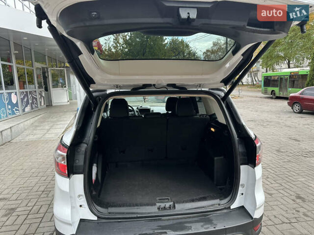 Белый Форд Эскейп, объемом двигателя 1.5 л и пробегом 95 тыс. км за 11500 $, фото 11 на Automoto.ua